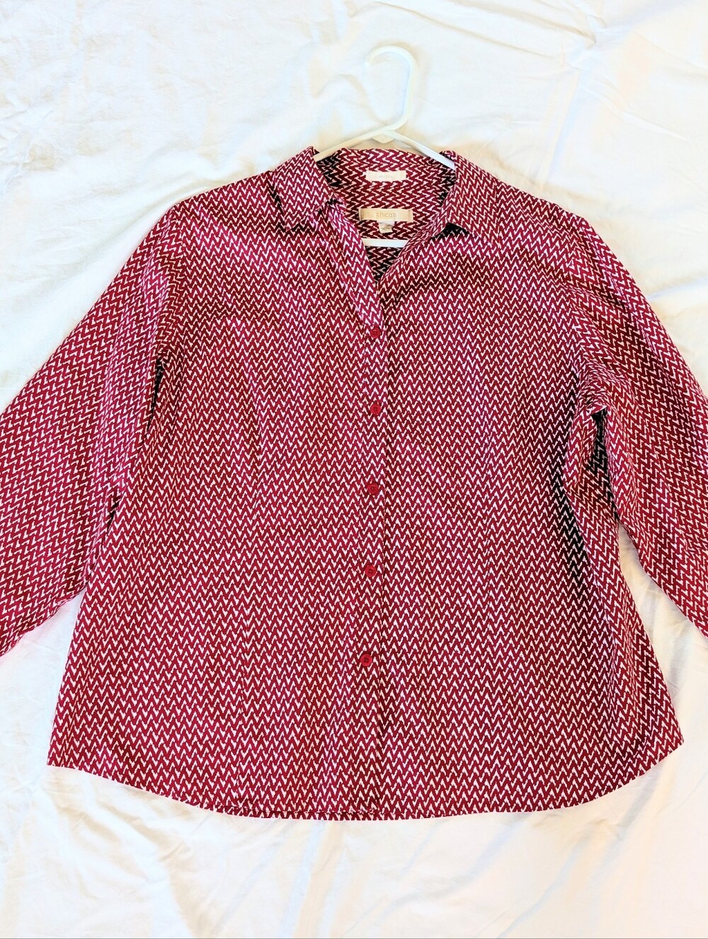 Chico's Red Geometric Pattern Button-up Collared Blouse - 100% Cotton - No Iron!